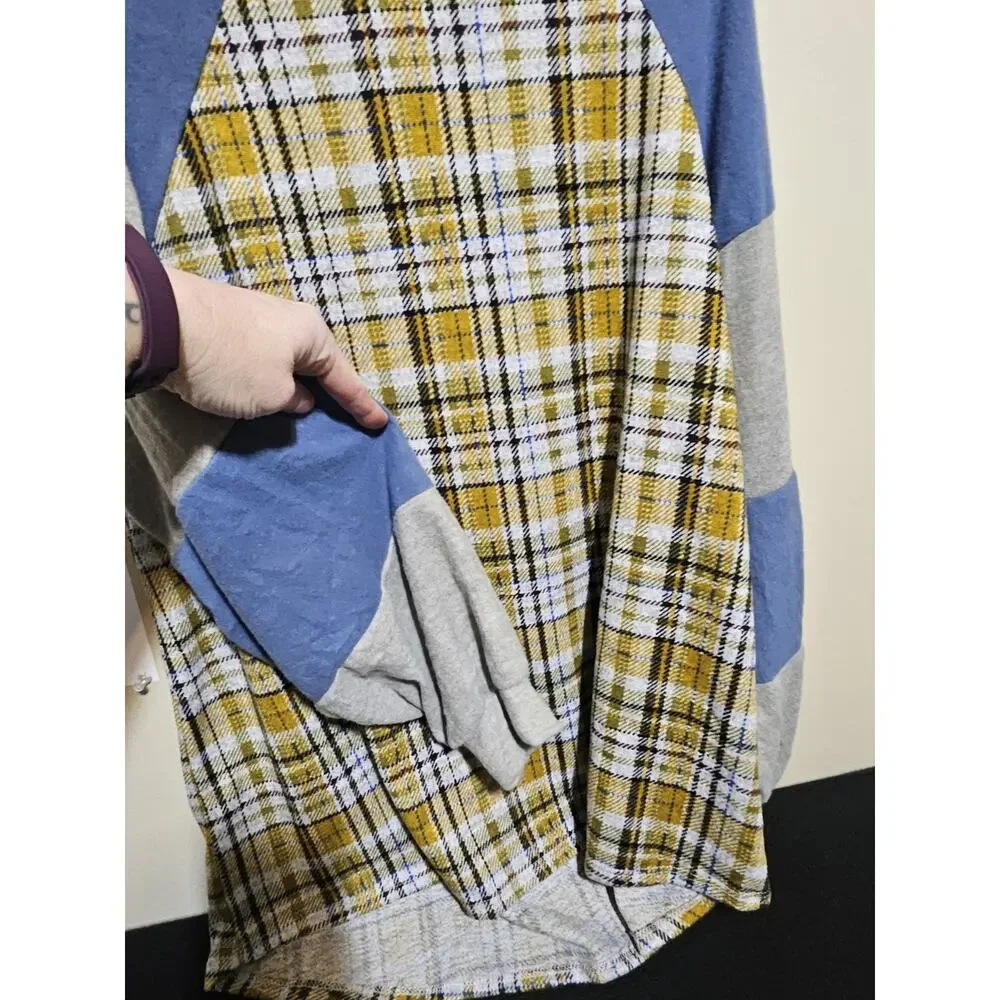 Story Teller Plaid Raglan Sleeve Sweater Model Off Duty Boho NWOT - Picture 5 of 9